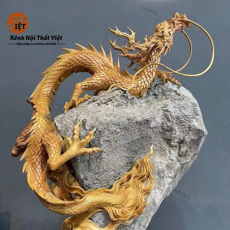 Phong thủy tượng rồng bằng gỗ quấn đá